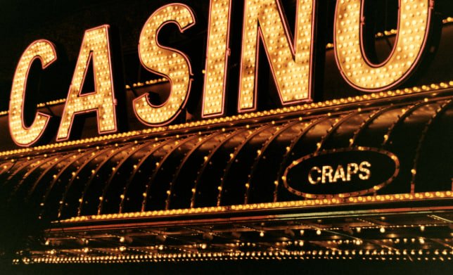 Classic casino table atmosphere represented on the 111 apk category page